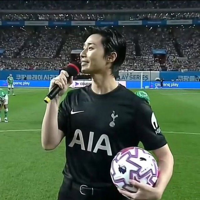Son Heung-min bật khóc nức nở ngày chia tay Tottenhamm, tài tử Park Seo Joon đến ôm bạn thân an ủi- Ảnh 8.