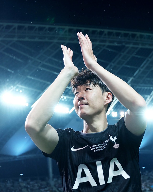 Son Heung-min bật khóc nức nở ngày chia tay Tottenhamm, tài tử Park Seo Joon đến ôm bạn thân an ủi- Ảnh 6.