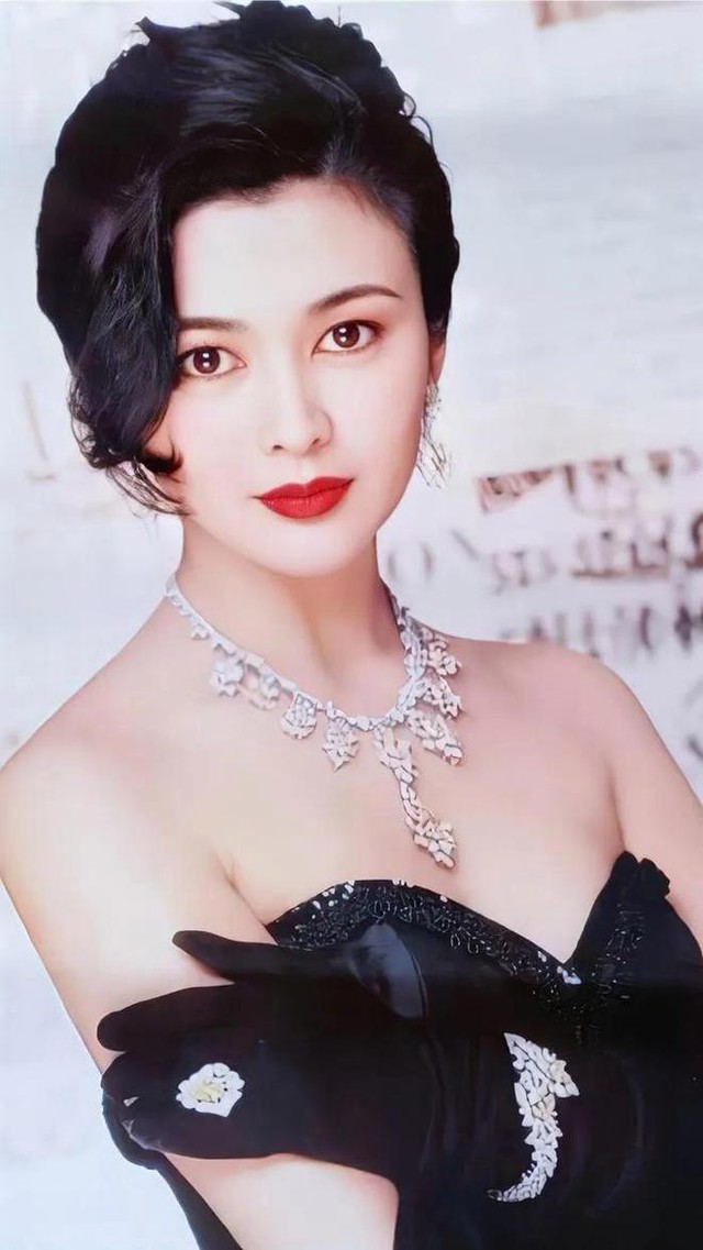 “Tứ đại mỹ nhân” cũng bị chê: Lâm Thanh Hà có tướng đàn ông, Lý Gia Hân quá nhiều khuyết điểm - Ảnh 8. “Tứ đại mỹ nhân” cũng bị chê: Lâm Thanh Hà có tướng đàn ông, Lý Gia Hân quá nhiều khuyết điểm - Ảnh 8.