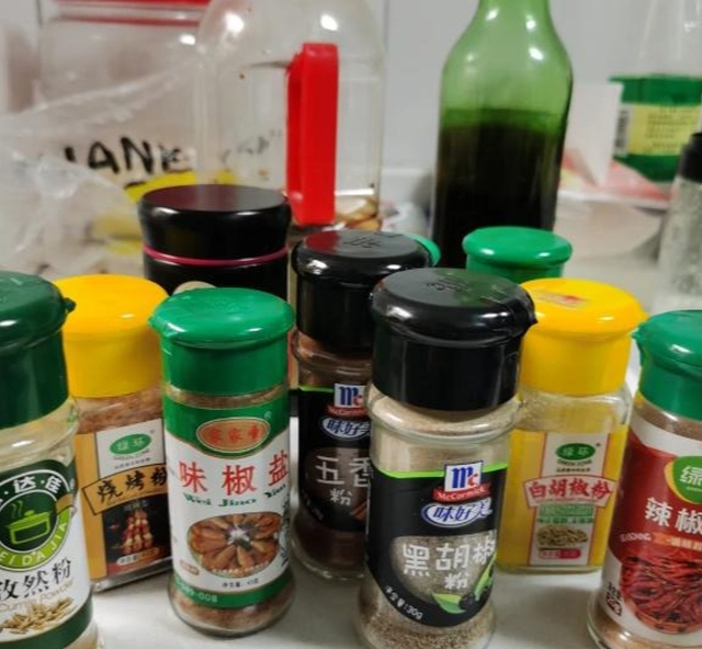 6 món "rác" nên buông bỏ càng sớm càng tốt, để lâu vừa chật nhà vừa nặng đầu- Ảnh 2.