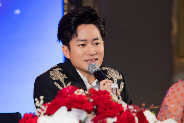 Vbiz có 1 sao nam cực đắt show dịp Đại lễ 2/9:
Được gọi là "máy hát", phủ sóng các chương trình chính luận- Ảnh 1. Vbiz có 1 sao nam cực đắt show dịp Đại lễ 2/9:
Được gọi là "máy hát", phủ sóng các chương trình chính luận- Ảnh 1.