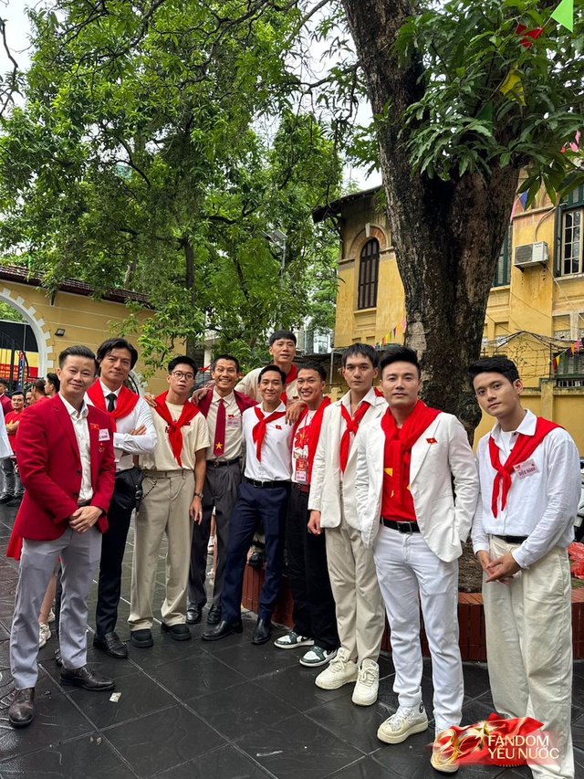 Dàn sao Mưa Đỏ "mơ cũng không dám nghĩ đến" khi thông báo "phá lệ" làm một điều đặc biệt ngay dịp lễ 2/9- Ảnh 6.