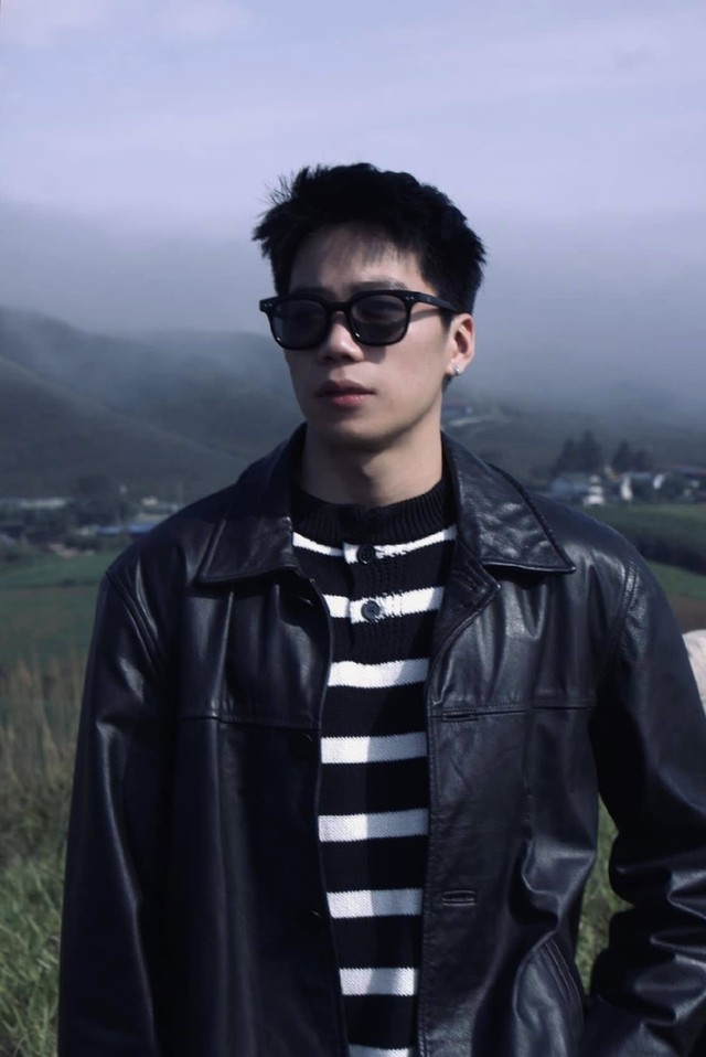 Người ăn rắn trong Mưa đỏ: Ngoài đời giao diện "boy phố" chạy hệ điều hành xịn đét- Ảnh 8.