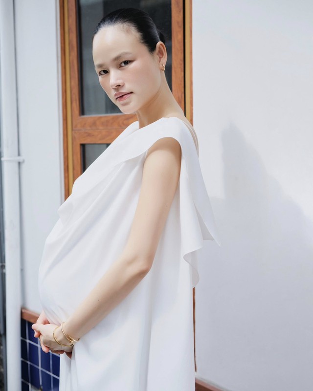 Mỹ nhân Việt vừa sinh con: Lộ nhan sắc 0% son phấn, được chồng chi tiền khủng để ở cữ- Ảnh 4.