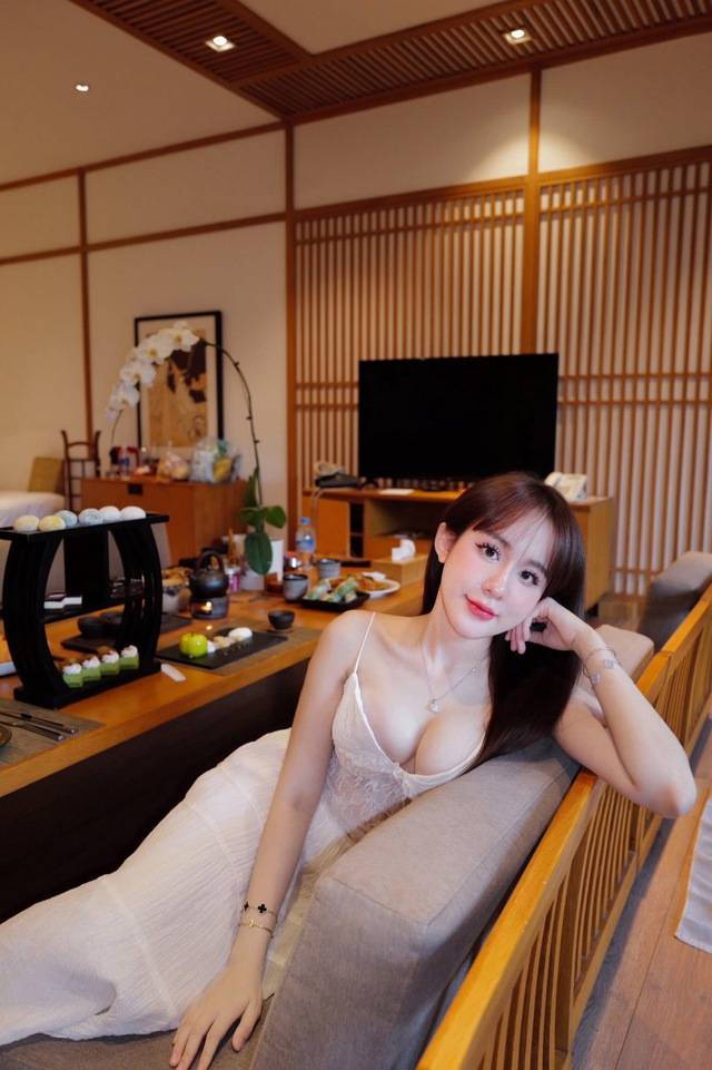 Khoe dáng cực phẩm dưới nắng Bali, hot girl Việt khiến MXH "chao đảo"- Ảnh 7. Khoe dáng cực phẩm dưới nắng Bali, hot girl Việt khiến MXH "chao đảo"- Ảnh 7.