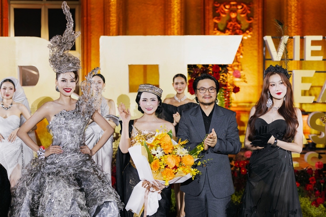 Hoa hậu Lê Hoàng Phương hoá công chúa lộng lẫy cùng dàn hậu ‘gây thương nhớ’ tại Vietnam Beauty Fashion Fest- Ảnh 7.