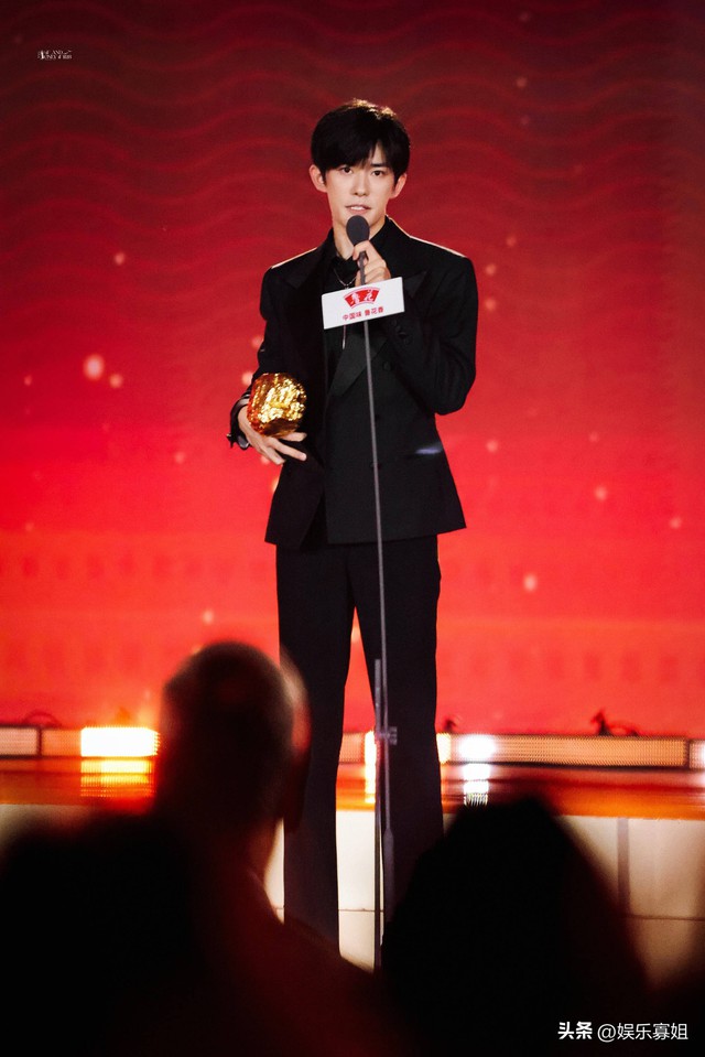 Fan điên cuồng trả 15 triệu dọn vệ sinh để được xem concert hot nhất showbiz 2025- Ảnh 7.