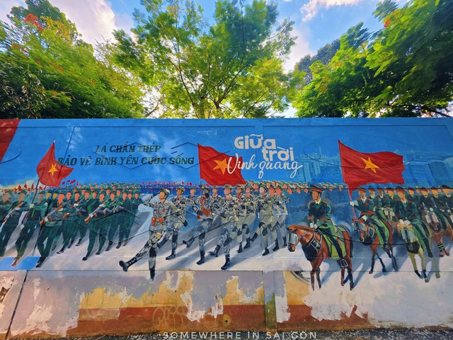 Trước thềm 2/9, bức tranh diễu binh dài 300m tại TP.HCM khiến ai đi ngang cũng phải bồi hồi, xúc động- Ảnh 9.