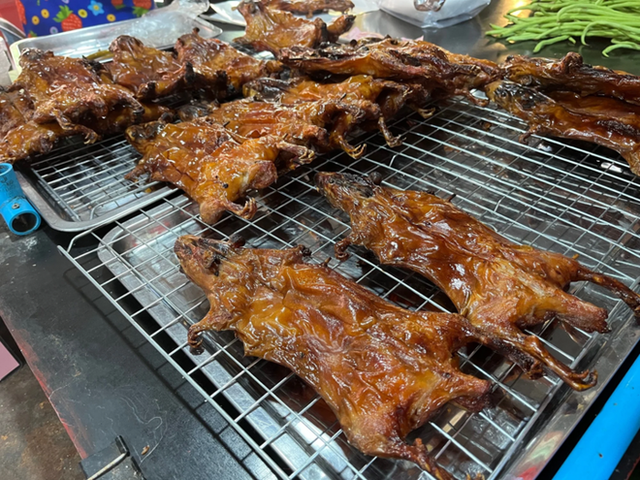 7 món ăn "rợn gáy" ở Trung Quốc: Món số 3 khiến dân mạng sốc hơn cả- Ảnh 7.
