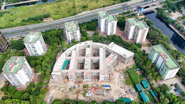 Một phường ở Hà Nội có tận 2 trường TO ĐẸP xây gần xong: Trẻ tiểu học và THPT sắp tới có thêm lựa chọn!- Ảnh 1.