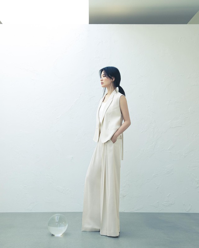 Cao 1m61 như Song Hye Kyo tưởng không "cân" được quần ống rộng, nhưng hóa ra cô mặc rất đẹp- Ảnh 8.