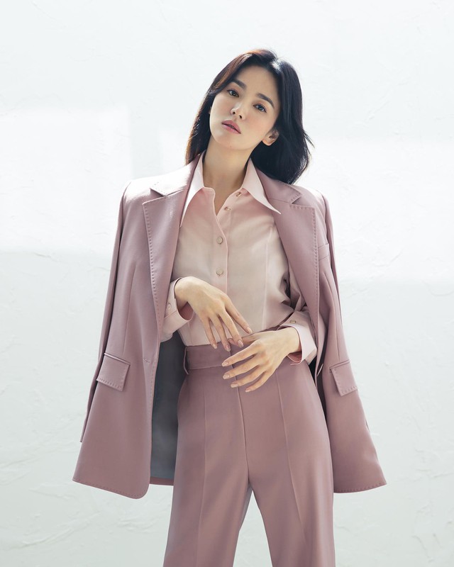 Cao 1m61 như Song Hye Kyo tưởng không "cân" được quần ống rộng, nhưng hóa ra cô mặc rất đẹp- Ảnh 7.