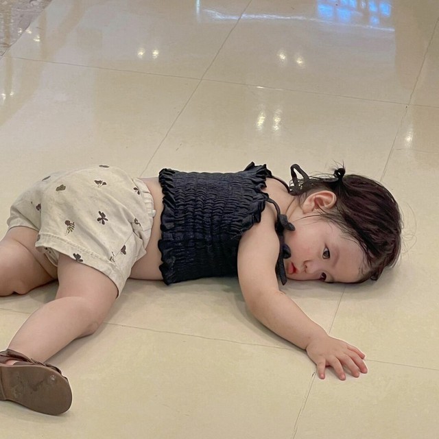 Tuần khủng hoảng là gì mà mẹ bỉm nào cũng “sợ xanh mặt”? Hot mom Hà Nội cũng phải than trời!- Ảnh 2. Tuần khủng hoảng là gì mà mẹ bỉm nào cũng “sợ xanh mặt”? Hot mom Hà Nội cũng phải than trời!- Ảnh 2.