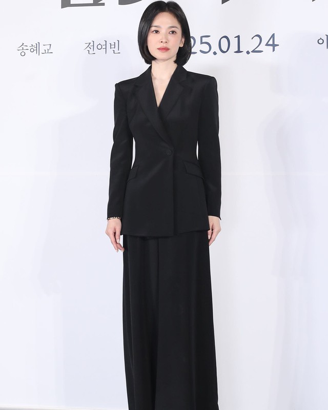 Cao 1m61 như Song Hye Kyo tưởng không "cân" được quần ống rộng, nhưng hóa ra cô mặc rất đẹp- Ảnh 3.