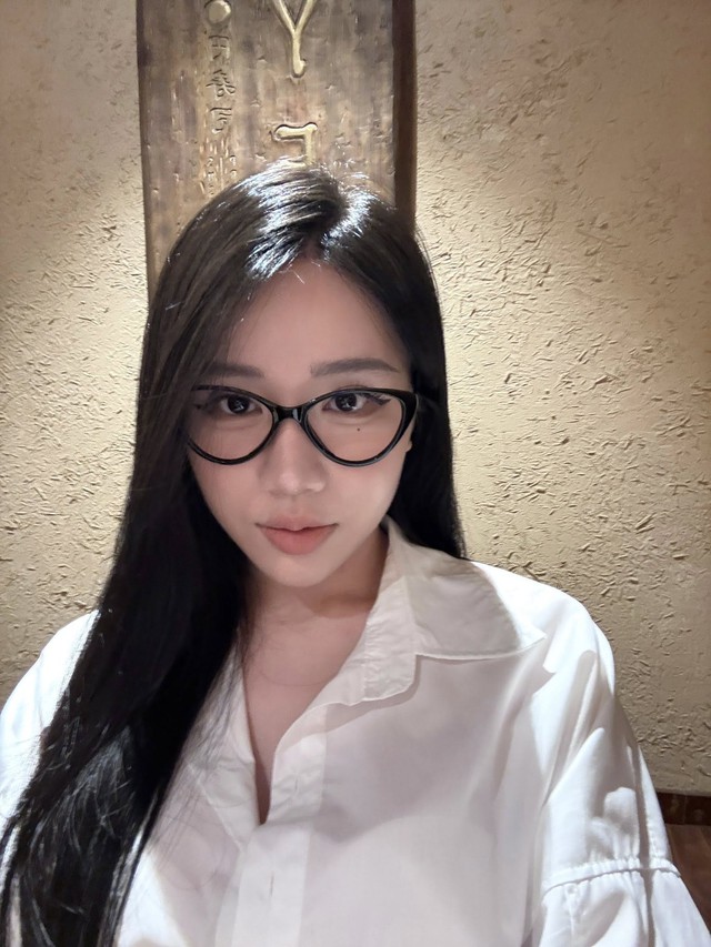 Streamer "phú bà" Yogurt xử lý đẳng cấp khi nhận bình luận kém duyên- Ảnh 5.