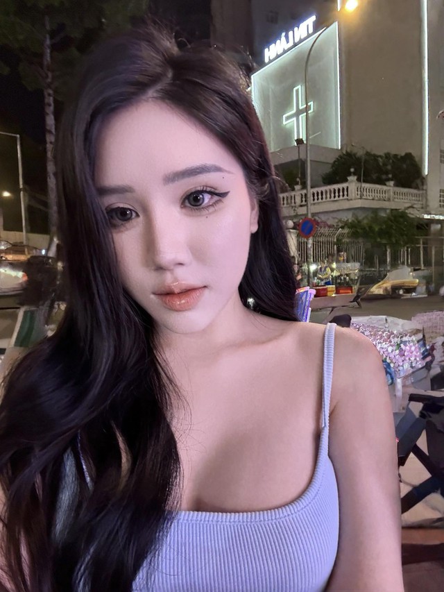 Streamer "phú bà" Yogurt xử lý đẳng cấp khi nhận bình luận kém duyên- Ảnh 7.