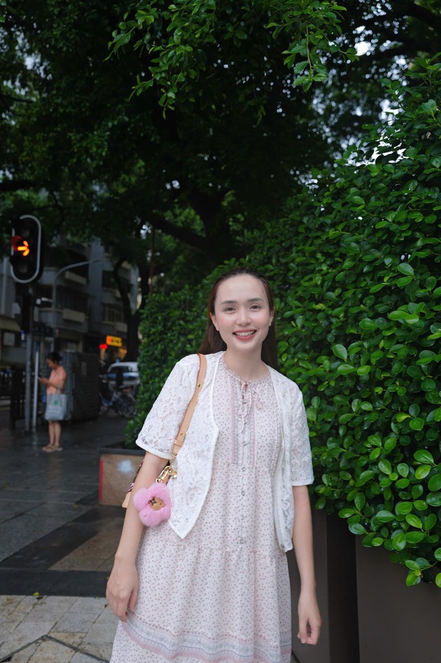 Ái nữ cựu Chủ tịch CLB Sài Gòn đã hết bị chê mặc xấu, lên đồ chuẩn tiểu thư Hà thành, nhan sắc "lên hương"- Ảnh 1.