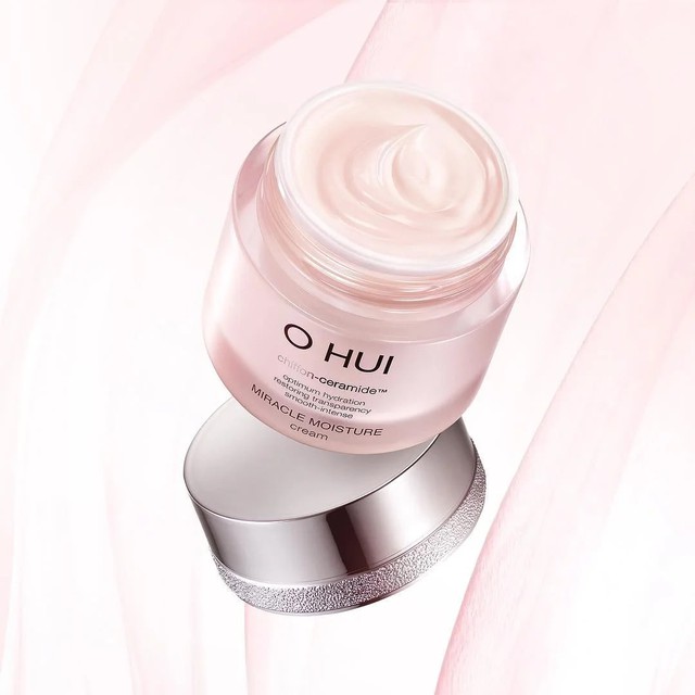 Vogue bình chọn 14 kem dưỡng ẩm Hàn không gây bức bí, hack da dẻ mềm mọng "căng đét" trong hè- Ảnh 1.