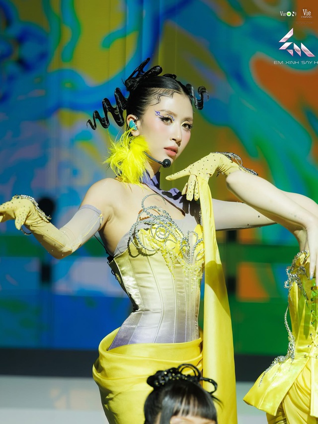 Có 1 Em Xinh từng “var thẳng” ViruSs, khéo như này EQ không cao mới lạ!- Ảnh 1. Có 1 Em Xinh từng “var thẳng” ViruSs, khéo như này EQ không cao mới lạ!- Ảnh 1.