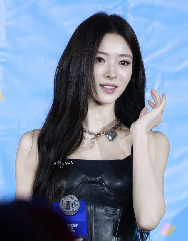 Vóc dáng hoàn hảo của tân binh đẹp nhất Kpop hóa ra chỉ là "đồ fake"?- Ảnh 11.