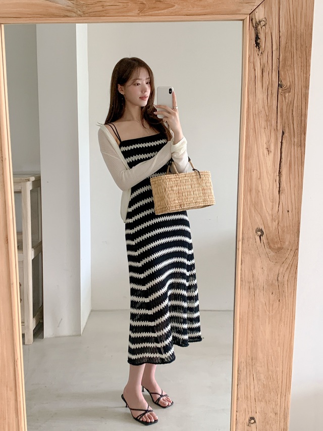 10 set váy họa tiết giúp phong cách mùa thu của chị em lên tầm cao mới- Ảnh 8.