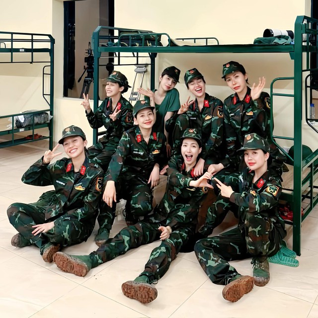 Trao vương miện cho màn ứng xử của Diệu Nhi tại Sao Nhập Ngũ: "Khi Tổ Quốc gọi thì không có thời gian hỏi chồng"- Ảnh 4.