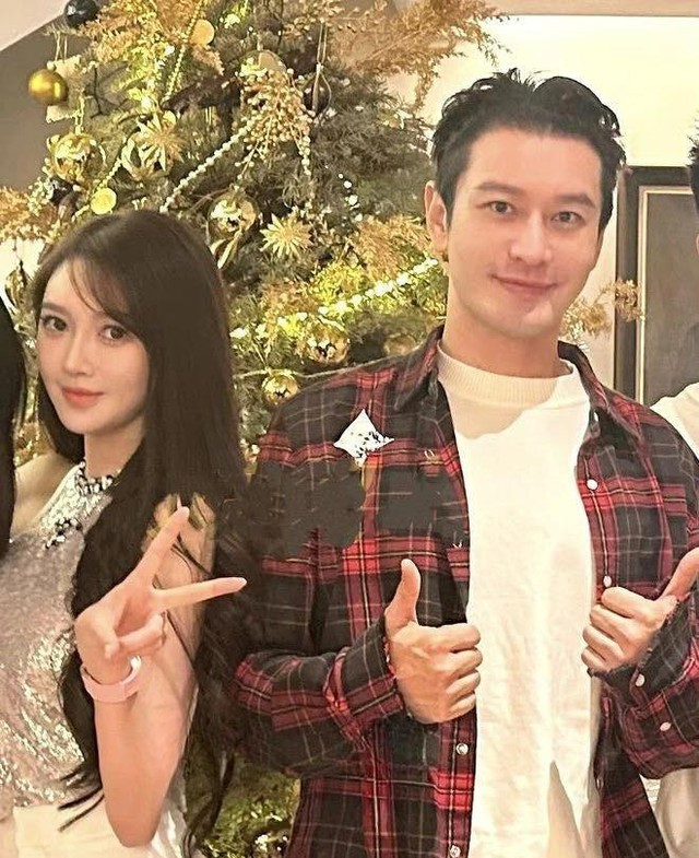 Hot nhất Weibo: Hot girl tai tiếng ẩn ý sinh công chúa cho Huỳnh Hiểu Minh, bỏ luôn con cho mẹ bạn trai nuôi dưỡng?- Ảnh 3. Hot nhất Weibo: Hot girl tai tiếng ẩn ý sinh công chúa cho Huỳnh Hiểu Minh, bỏ luôn con cho mẹ bạn trai nuôi dưỡng?- Ảnh 3.