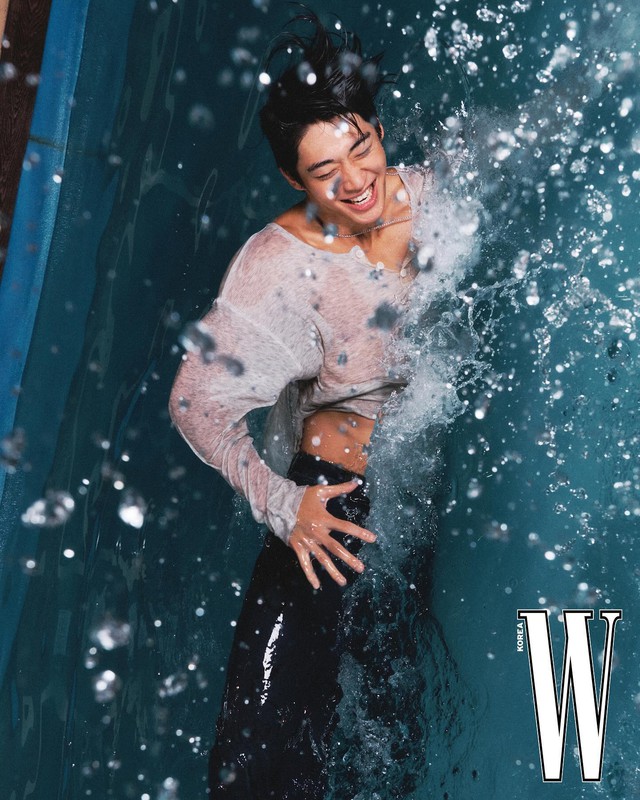 “Nam thần” bóng rổ cao 2m03 hot rần rần vì visual đẹp như idol, công khai bày tỏ tình ý với Jennie (BLACKPINK)- Ảnh 6. “Nam thần” bóng rổ cao 2m03 hot rần rần vì visual đẹp như idol, công khai bày tỏ tình ý với Jennie (BLACKPINK)- Ảnh 6.