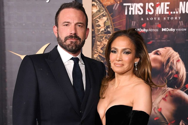Sốc trước cảnh Jennifer Lopez bị 1 cửa hàng đuổi cổ, nhưng phản ứng sau đó mới gọi là “đỉnh của đỉnh”!- Ảnh 10. Sốc trước cảnh Jennifer Lopez bị 1 cửa hàng đuổi cổ, nhưng phản ứng sau đó mới gọi là “đỉnh của đỉnh”!- Ảnh 10.