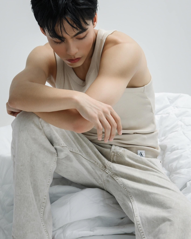 4 cậu em cực phẩm của dàn sao Việt: Mỗi lần xuất hiện là hot hòn họt, top 1 không có gì bàn cãi- Ảnh 2.