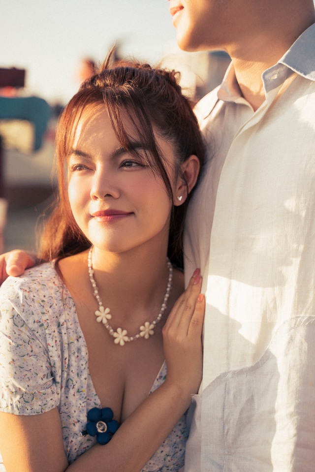 Phạm Quỳnh Anh sau 7 năm ly hôn: Làm mẹ 3 con, bí ẩn chuyện tình với bạn trai kém tuổi- Ảnh 9. Phạm Quỳnh Anh sau 7 năm ly hôn: Làm mẹ 3 con, bí ẩn chuyện tình với bạn trai kém tuổi- Ảnh 9.