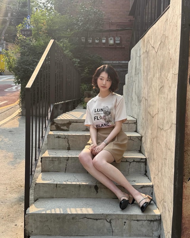 Nữ diễn viên xinh không đối thủ trên màn ảnh Hàn, style ngoài đời xinh tươi và đậm chất nữ tính- Ảnh 7.