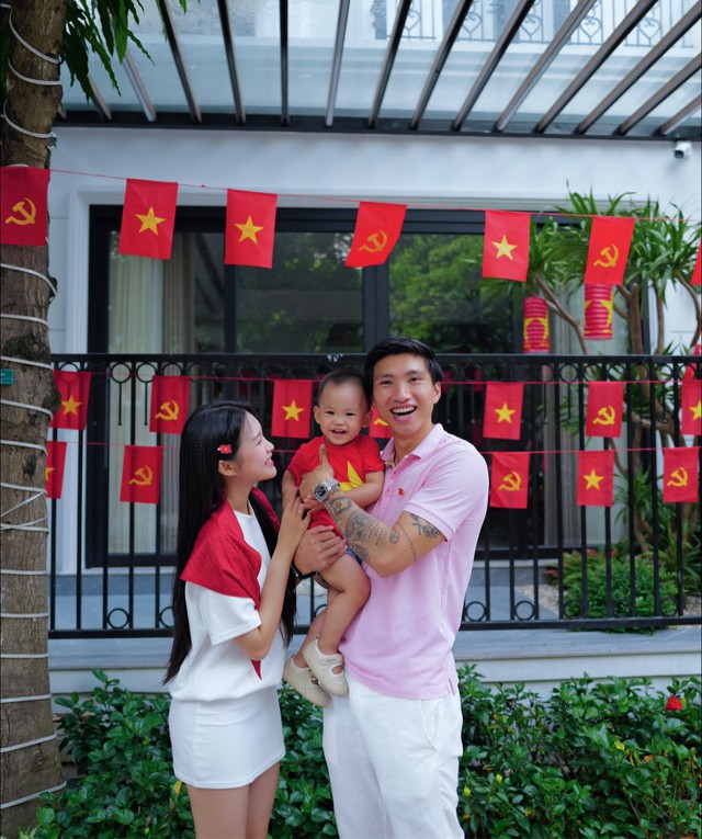 Vợ chồng Văn Hậu - Hải My rộn ràng tân gia biệt thự bề thế xa hoa, nội thất bạc tỷ lần đầu hé lộ- Ảnh 10. Vợ chồng Văn Hậu - Hải My rộn ràng tân gia biệt thự bề thế xa hoa, nội thất bạc tỷ lần đầu hé lộ- Ảnh 10.
