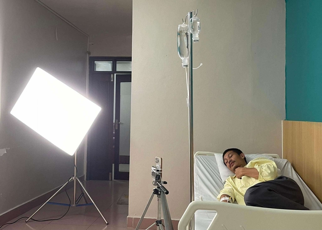 "Sao nam đỉnh nhất Mưa Đỏ" bất ngờ nhập viện, làm 1 việc khó tin khiến ai cũng lo lắng- Ảnh 4.