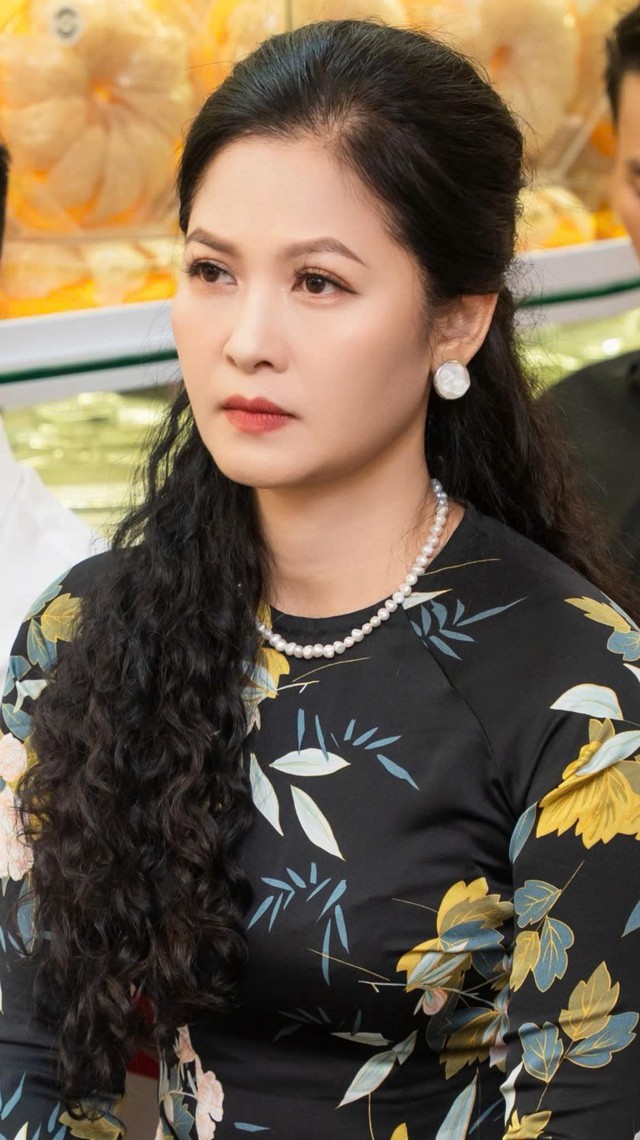 Nữ diễn viên phim Mưa Đỏ lên tiếng tin thông tin "có vấn đề" nên bị chồng ly hôn- Ảnh 2.