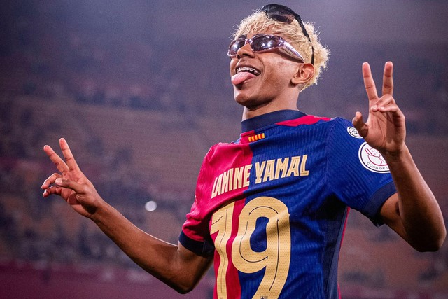 Thần đồng Lamine Yamal được "nuông chiều" khiến cầu thủ Barcelona ghen tỵ, phòng thay đồ bắt đầu "lục đục"- Ảnh 2.
