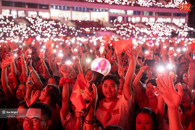 Tổ Quốc Trong Tim: Hiện tượng văn hóa không tưởng và “gã khổng lồ” đứng đằng sau cơn sốt Concert Quốc Gia- Ảnh 2.