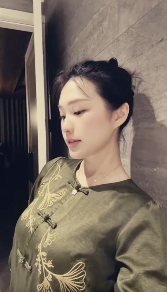 Vợ chồng Văn Hậu - Hải My rộn ràng tân gia biệt thự bề thế xa hoa, nội thất bạc tỷ lần đầu hé lộ- Ảnh 9. Vợ chồng Văn Hậu - Hải My rộn ràng tân gia biệt thự bề thế xa hoa, nội thất bạc tỷ lần đầu hé lộ- Ảnh 9.