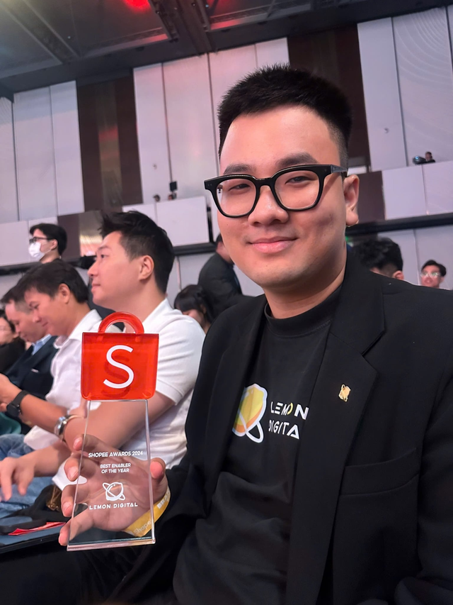 Lemon Digital : Biến shoppertainment thành nghệ thuật kết nối cảm xúc
- Ảnh 1. Lemon Digital : Biến shoppertainment thành nghệ thuật kết nối cảm xúc
- Ảnh 1.