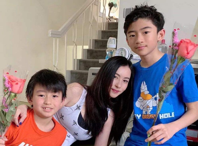 Cách dạy con khác biệt của Trương Bá Chi và Vương Phi- Ảnh 5.