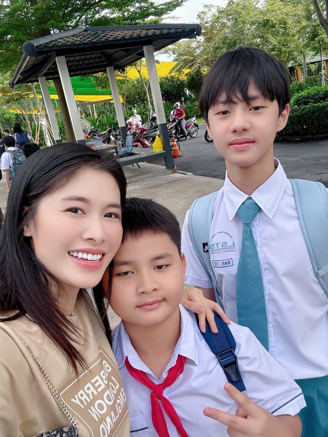 Con trai 14 tuổi của ca sĩ Đăng Khôi, sao y bản chính đến máy photocopy phải "gọi bằng điện thoại"- Ảnh 15.
