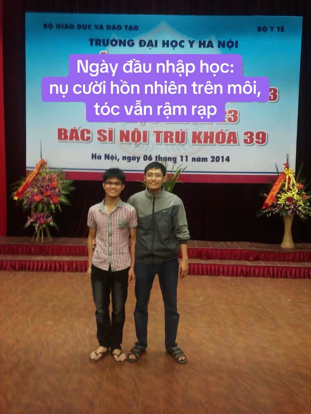 Bức ảnh TRƯỚC và SAU học bác sĩ nội trú dậy sóng MXH: Trước "tươi rói", sau "héo úa" nhưng thành quả quá tự hào!- Ảnh 1. Bức ảnh TRƯỚC và SAU học bác sĩ nội trú dậy sóng MXH: Trước "tươi rói", sau "héo úa" nhưng thành quả quá tự hào!- Ảnh 1.
