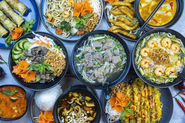 "Ăn đậm, thở thơm" cùng TheraBreath: Từ văn hóa ẩm thực đến tự tin giao tiếp- Ảnh 1.