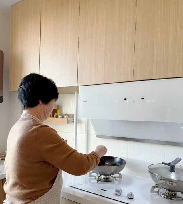 Mẹ tôi 63 tuổi: Có 7 chiêu giữ nhà sạch như mới, không tốn một giọt mồ hôi dọn dẹp- Ảnh 3.