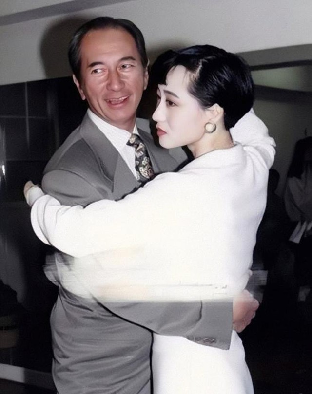 Nàng hậu ngực khủng tai tiếng nhất showbiz, khiến nam thần hạng A mê đến ruồng bỏ vợ con- Ảnh 3.