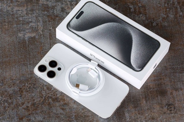 iPhone 17 vừa ra mắt, đâu là mẫu iPhone cũ đáng "xuống tiền" nhất lúc này? - Ảnh 4.