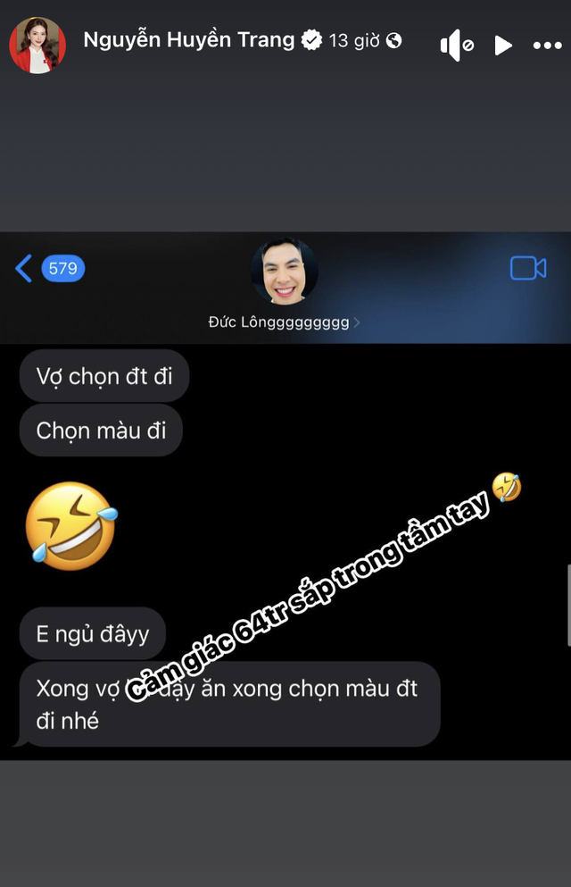 Cầu thủ nổi tiếng gọi MC Huyền Trang Mù Tạt là vợ, tặng luôn nàng iPhone 17- Ảnh 1.