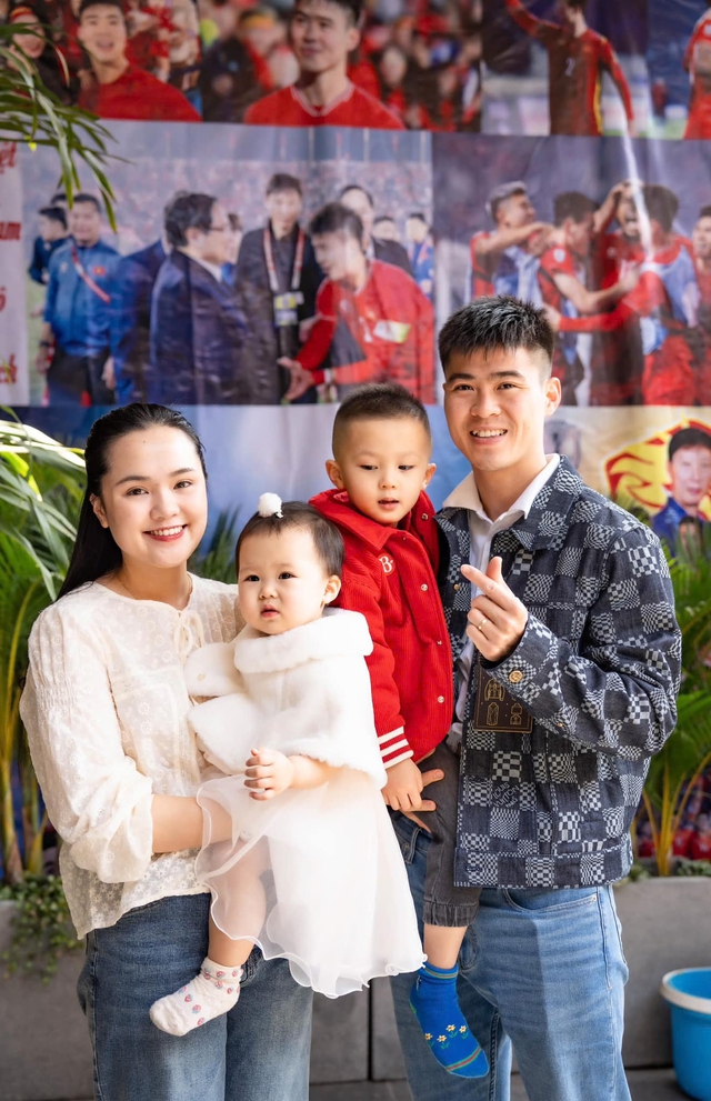 Chị chồng vô tình để lộ biểu cảm của vợ Duy Mạnh khi ở nhà chồng: Có kiêu kì, xa cách như anti-fan gièm pha?- Ảnh 5.