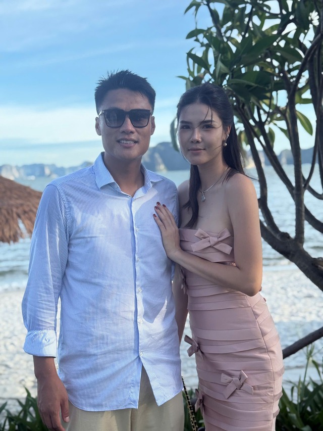Bất ngờ với hình ảnh Kỳ Hân lam lũ bán tàu hũ vỉa hè, còn đâu chân dài sang chảnh bên Mạc Quân ngày nào- Ảnh 3.