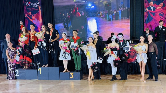 Khánh Thi bật khóc khi Phan Hiển giành huy chương thế giới đầy vẻ vang, tạo hình chiến sĩ yêu nước gây sốt MXH!- Ảnh 1. Khánh Thi bật khóc khi Phan Hiển giành huy chương thế giới đầy vẻ vang, tạo hình chiến sĩ yêu nước gây sốt MXH!- Ảnh 1.